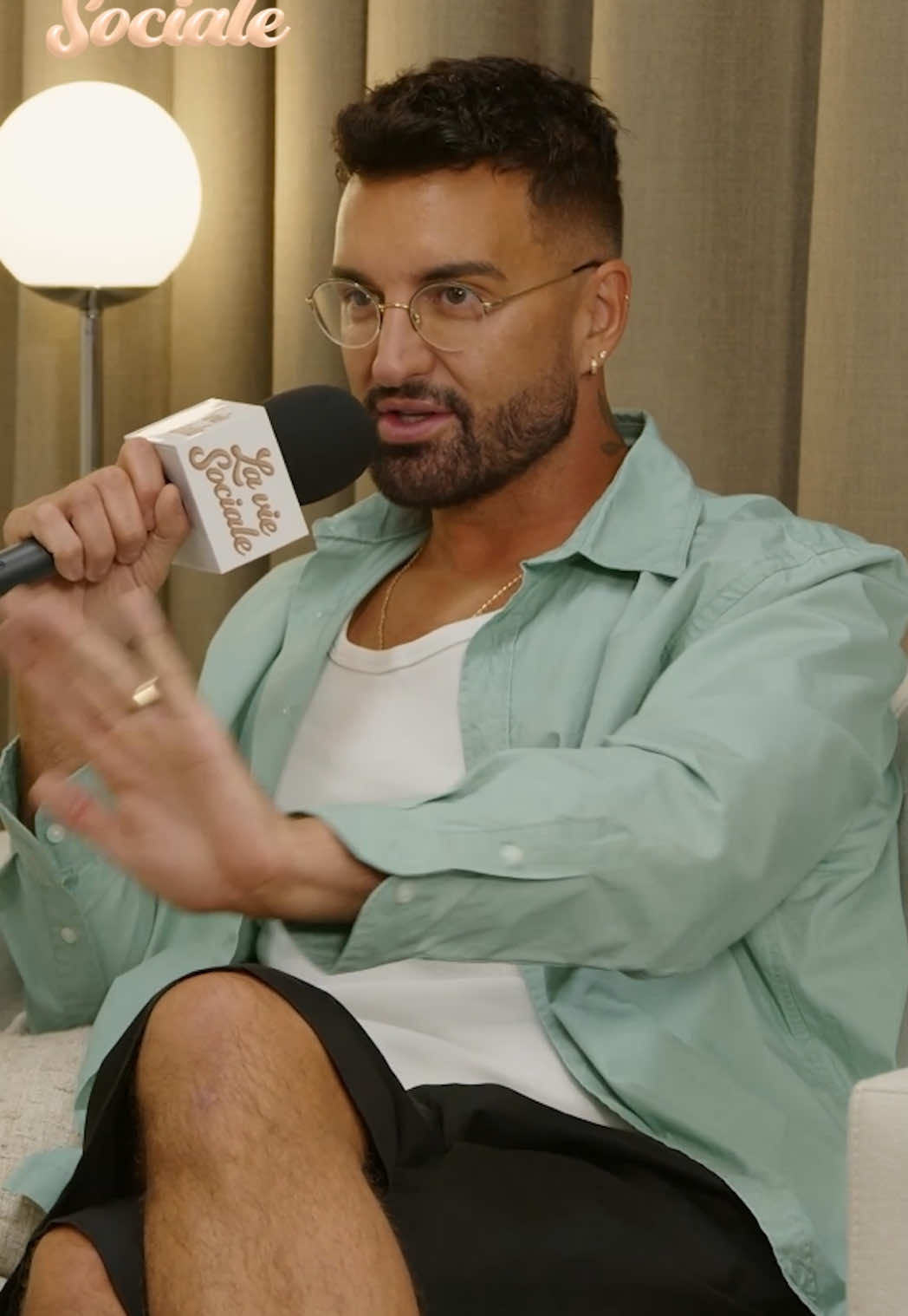 @Kevins-Kyle revient sur le moment où un journaliste l’a menacé de dévoiler son homosexualité à sa sortie de Loft Story.  L’épisode est dispo partout 🎧