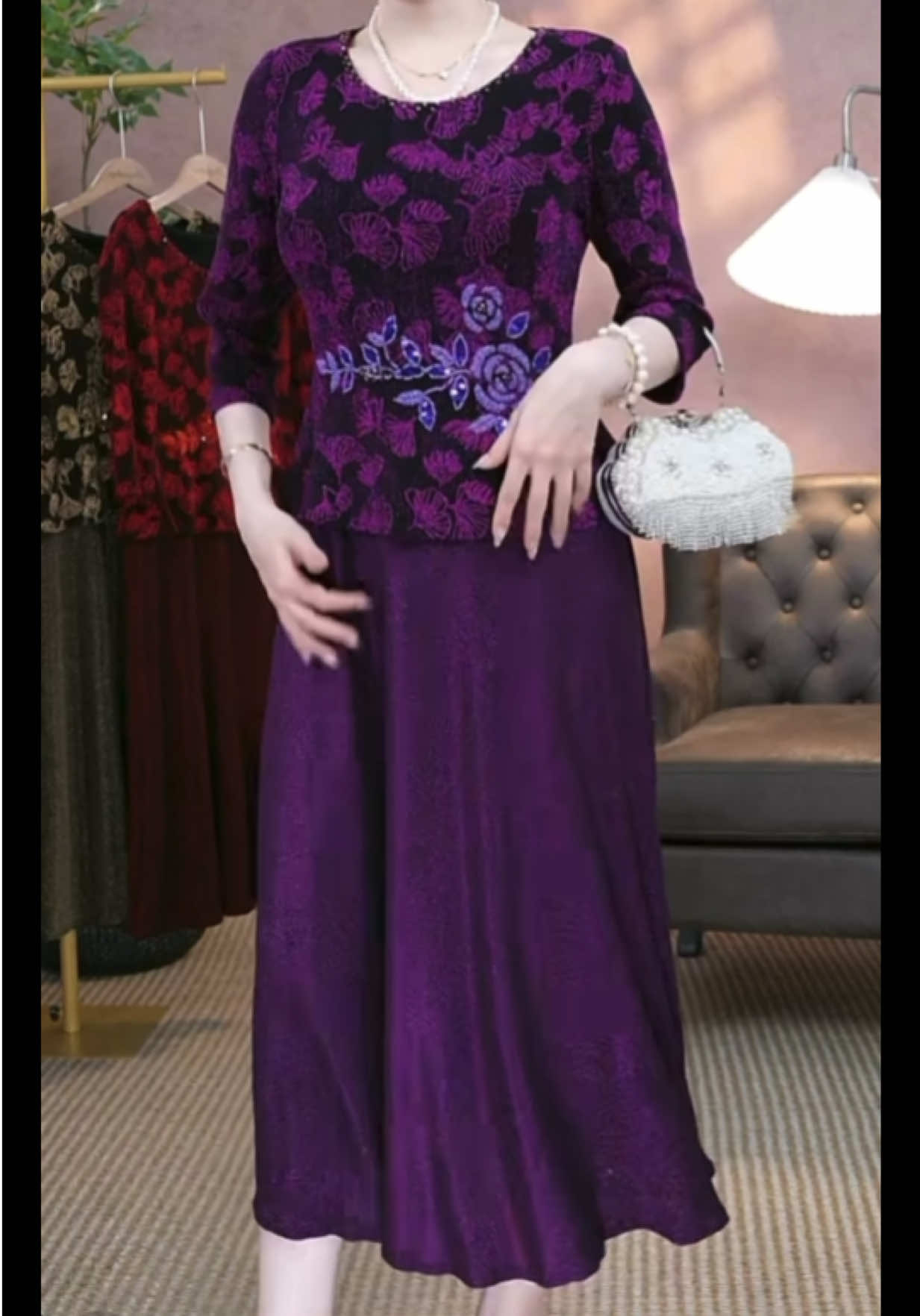 Thiết kế dáng peplum sang trọng #xuhuong #thoitrangquyco #damtrungniensangtrong #damtrungniendutiec #vaytrungnien 