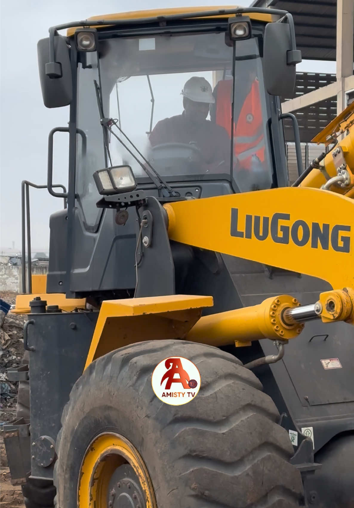 President John Dramani Mahama Arrives in High Spirits for the Launch and Commissioning of the Evacuation of Accumulated Waste from Agbogbloshie to the Adepa Landfill Site in Nsawam — A Major Sanitation Move Covering Approximately 42km. 🇬🇭♻️ #amistytv #johnamahama #drbawumiaforpresident #ghananews #theSunsherifEp 