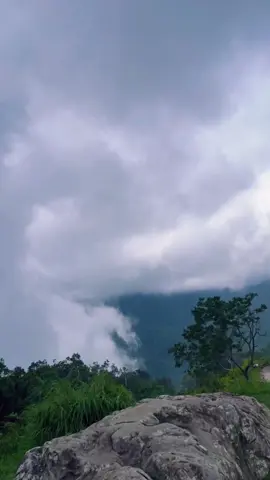 Núi tà lơn
