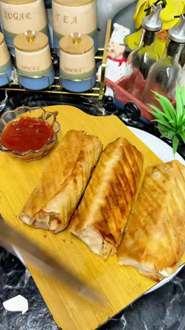 Crispy noodles wrap #foruyou #foryoupage❤️ #quickrecipes #wrap #chickenwrap 