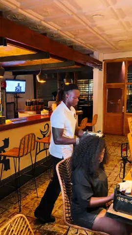 🍽️ La meilleure adresse pour bien manger à San Pedro ? 🔥 AfroGril San Pedro ! Des plats savoureux, une ambiance conviviale et de quoi bien se régaler. 😋 📍 Rue des Banques, San Pedro 📞 07 04 94 50 31 #restaurantsanpedro #sanpedro #cotedivoire🇨🇮 #grandbereby 