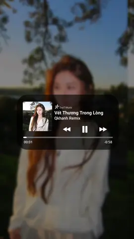 mưa đang rơi ngoài hiên..#nhachaymoingay #xuhuong #lyrics #vetthuongtronglong #zeyt 