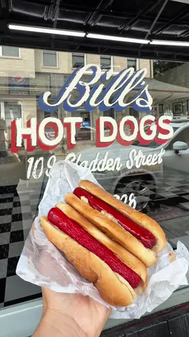 What dreams are literally made of. The North Carolina Hot Dog Queen 👸🏻 has spoken and Bill’s Hot Dogs in @littlewashingtonnc takes the top prize. 🏆 Bonus points because this hot dog was eaten at 10am. Ya girl doesn’t like to wait until the “proper time” to slam a wiener! 🌭 Bill’s has a unique and slightly spicy chili that just makes it all come together. No ketchup. Just love. ❤️ Have you been to Bill’s? Love it or hate it? Let me know below! 👇  #northcarolina #hotdog 
