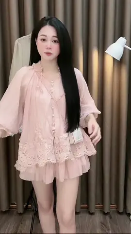 đi chơi đi tiệc đi hẹn hò mặc sét này đẹp luôn ạ
#thoitrangnuxinh 
#mmnguyenmai 
#xuhuong 