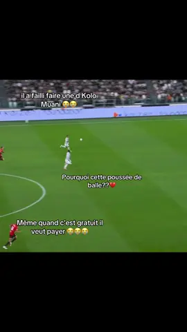 Il joue toujours en timberlands #kolomuani #juventus #football 