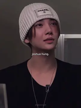 that necklace dangling.. #seventeen  #joshuahong #svt #joshua #4u 