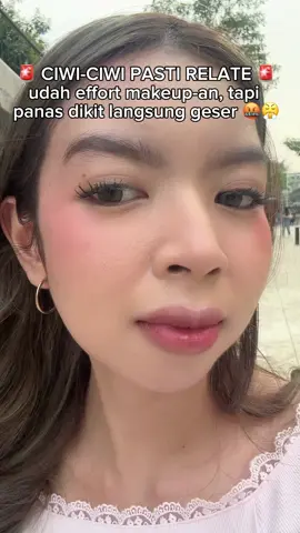 Panasnya Blok M bukan penghalang buat tampil glowing seharian kok girls😉🫶🏻 #thisisyour #akupercayathisisyour #glowingeveryday #glowingtiapmenit 
