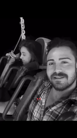 اليوم بالطَريق من داروح للشَغل صادفني موَقف فوك الگلش حَلو صعَدت باص داروح لشَغل وگعدت وره ثنين شويّ گبار بالعَمر هو وزوجَتة كلسّاع يگلها أم محمد تذكرين هذه الشارع  وكامش أيديها ويأشر بأيدناتهم هو وياهَا  تذكريَن من كعدنا هنَا ومن تمشَينة هناك تذكرين أول لقاء وأيام الجامعة كأنو ديعيد أبو محمد شريط ذكرياتة وياها بهَاي الطلعَة    وهيّ كلساع تگلة خلي أخابر البنات أشوفهن أكلن شربَن نضفَن البيَت  وعلى طول الطريق هيّ بالها وگلبها ويا أبو محمد وروحَها ويا ذريتَها ألي من أبو محمد  هذه الحٌب الحقيقي وهذه المسّتمر واليگبر واليبقة والي يكون هو مثال لگلشي حلو بالعلاقات وصلت لمگاني وما بودي أنزل وأترك هذه الحٌب والمشاعر الي ترست الطريق گلة وبالنهَاية أم محمد عرفت شختار مثل ما أبو محمَد ما ناسي كل لحضَة وياها عاشها بحٌب ولقاءات وبشبابة گلة ♥️#fyp #foryou #بدون_هشتاق 