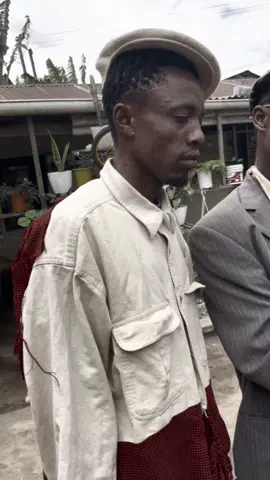 Wengi huwa na mawazo hasi juu ya vijana kutoka Arusha zaidi@wadudu lakini njee ya Camera hawapo hivyo... Hawa hapa wadudu wakijibu swali langu kuhusu maisha yao njee ya Camera.. #wadudu#chuga#arusha#iaamediatz 