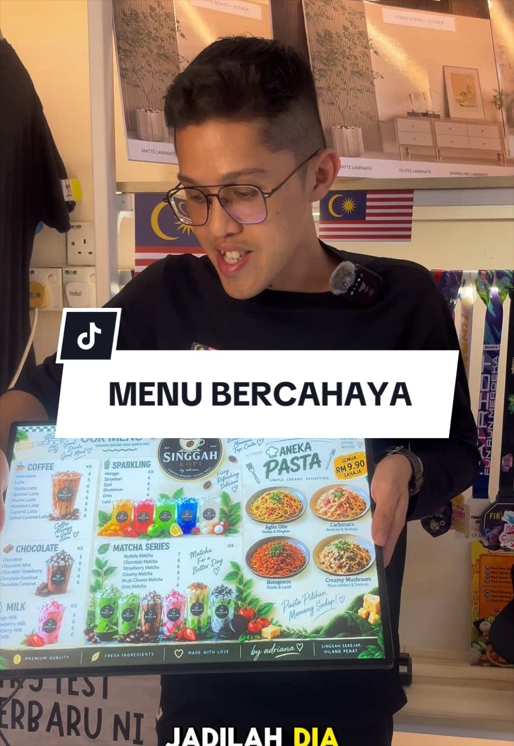Menu kedai nampak gelap atau tak cukup menarik bila lampu ON? 👀 Upgrade guna Backlit Printing ✨ Memang sesuai untuk menu lightbox sebab bila cahaya dari belakang menyala, warna & gambar makanan terus nampak lebih menyerlah dan kemas. ✅ Custom ikut saiz ✅ Sesuai untuk menu kedai / cafe / kiosk ✅ Printing terang & jelas ✅ Boleh tukar artwork menu lama ✅ Ready design pun boleh terus print Nak buat untuk menu lightbox kedai? Hantar saiz & design kepada HGV Print House untuk semakan harga. #bandarperda #fyp #hgvprinthouse #backlitprinting #menuledboard  
