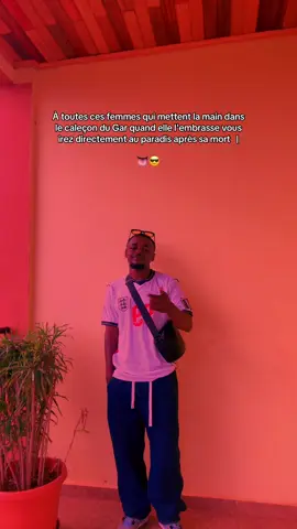 À toutes ces femmes qui mettent la main dans le caleçon du Gar quand elle l'embrasse vous irez directement au paradis après sa mort #dylanelemediateur #pourtoi #camerountiktok🇨🇲 #viralvideos 