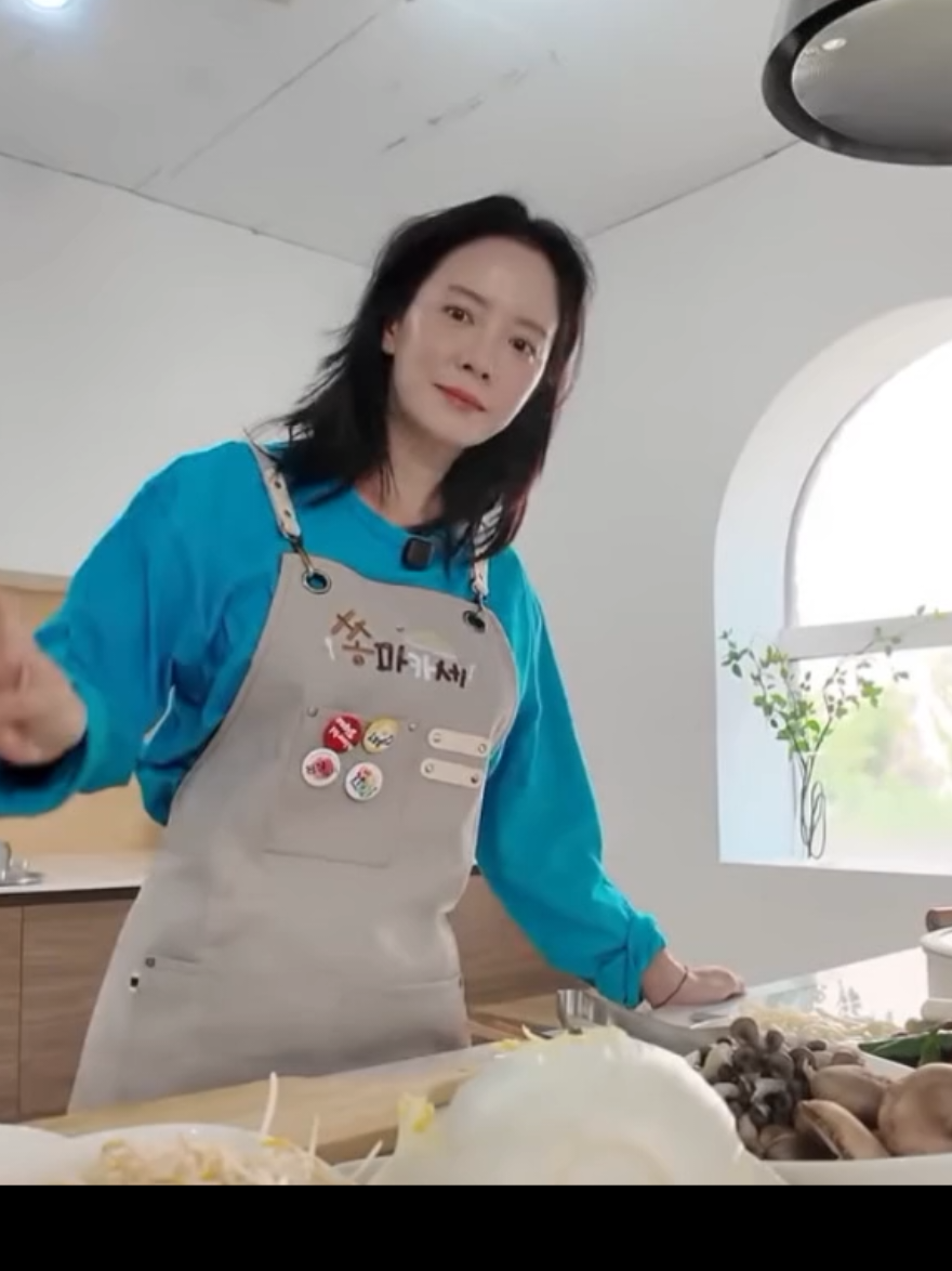 ဂျီဟိုရဲ့ Jihyo Ssong channelလေးကတော့ အားလုံးကိုနှုတ်ဆက်ရင်းခဏနားသွားပါပီ မြန်
