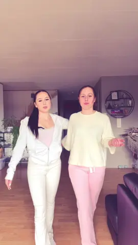 @💋𝓜𝓲𝓬𝓱𝓮𝓵𝓵𝓮💋 tween sis