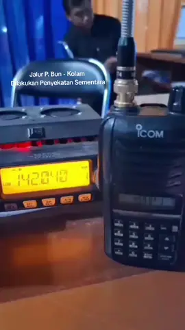 Penyekatan Ruas Jalan Pangkalan Bun - Kotawaringin Lama Jumat (18/9/206).  Akibat Kabut tebal menutupi ruas jalan.  #pangkalanbun #karhutla #kotawaringinbarat 