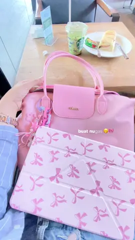 jatuh cinta sm warnanyaa