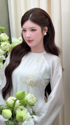Cuối cùng hôm nay cũng được makeup cho “Cô dâu Mai Phương Bùi “ 🤣 trông em tui đằm thắm dịu kha quá đi 😝 @Mai Phương Bùi Neee #hanhlammakeup #MAIPHUONGBUI #viral #makeupcodau