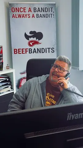 DER EINE, DER ES IMMER NEN BISSCHEN ZU SEHR FÜHLT. Die Oktober Festzelt Wochen starten bei den Beefbandits mit vielen Leckereien für deine Oktober Festzelt Party zu Hause. Link: https://www.beefbandits.de/Oktoberfest 