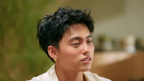 Chipu và Văn Mai Hương là hai khách mời đặc biệt tiếp theo đến với Mỹ Điệu Quán của Mono. Chưa gì mà đã thấy tập này nó nhộn nhịp rồi đó.  #Mono #Chipu #VanMaiHuong #MyDieuQuan