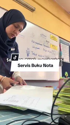 Masih berusaha untuk habis tanda bukuuu💪🏻💪🏻💪🏻 #usaha #sekolah #selawat #sains #cikgu 