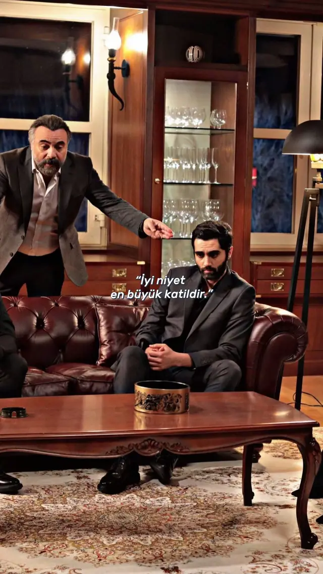 İyi niyetle sustuk, anlayışla bekledik, affettik… Karşımızdakine zarar vermemek için kendimizden verdik. Ama bazı insanlar, iyi niyeti kıymet bilmek yerine sınırları zorlamak için kullandı. Çünkü bazen insanı yıkan şey kötülük değil, hak etmeyene gösterdiği iyiliktir. İyi niyet en büyük katildir; insanı önce kendinden, sonra da herkese olan inancından eder.#edho #fyppppppppppppppppppppppp #hızırçakırbeyli #keşfetbeniöneçıkar #fypage 
