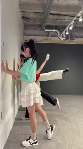 バレエ経験者が2人いるアイドルグループ🩰🧑‍🩰 #AOSTARIA #アオスタ @鈴野那奈【AOSTARIA】  @天音結菜【AOSTARIA】  @有谷えるざ【AOSTARIA】 🩰 @園田彩夏【AOSTARIA】 🩰 AOSTARIA 1st ワンマンLIVE「FIRST LIGHT」開催まであと２日！ ・会場 : GARRET udagawa ・チケット  STARチケット : 5,000円 一般チケット : 無料 チケット絶賛販売中！詳細はグループ公式Xをご確認ください！