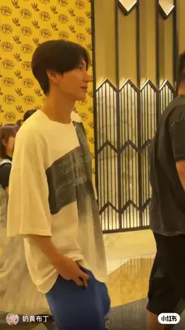 Kayaknya ada yg jalan² di MACAU🩵🩵 cr.on video #leeteuk#heechul#superjunior 