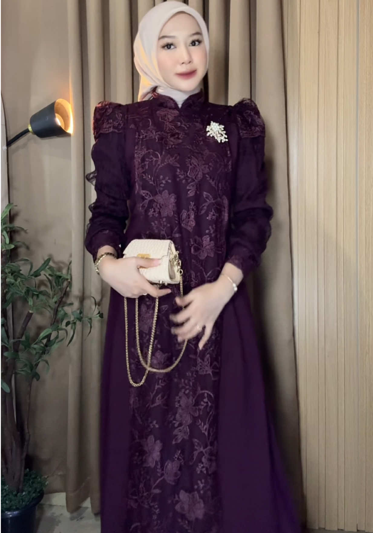 Menyala sekali burgundy ini🔥🔥#fypシ゚ #dress #brukat #lebaran #kondangan 
