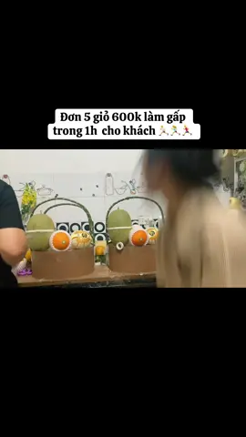 Đơn giỏ hoa quả đẹp cho khách #xuhuong #daotaohocviengiotraicay #daotaohocvienmamle #giohoaquadep #cackieubanluoidep