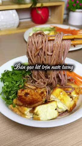 Xem Thu Nhi Eatclean từ hồi covid, đến giờ tui mới chịu ăn thử bún gạo lứt Tây Nguyên food lần đầu =))))) Chứng nhận ngon ạ nh luộc hơi lâu xíu nha #monngonmoingay #cooking #xuhuong #viral #fyp 