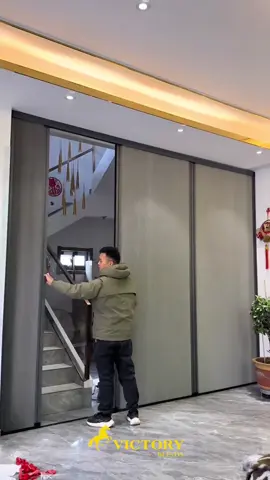 👀 Một chiếc vách, nhưng có thể thay đổi cả không gian! Vách ngăn tổ ong giúp phân chia phòng linh hoạt, hạn chế thất thoát hơi lạnh điều hòa, tăng sự riêng tư và đặc biệt có thể xếp gọn khi không cần sử dụng. #vachngantongong #remtoong #vachnganphong #nganlanhdieuhoa #victoryblinds 