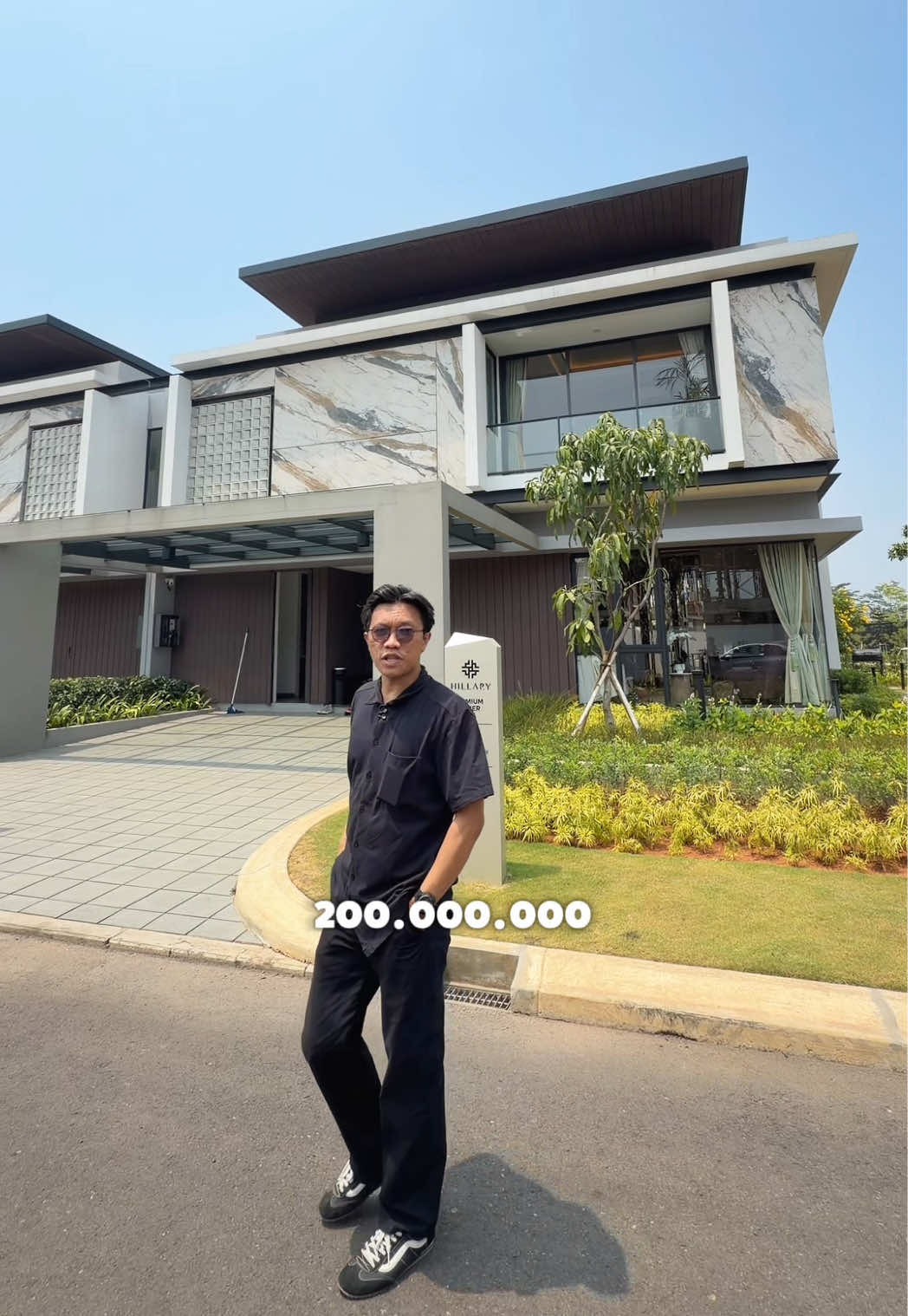 LOKASI SUMMARECON BANDUNG Ready jual rumah contoh, Luas tanah 400 meter lebih, dijual full furnished!! Harga 12.5 milyar Kosongan Luas tanah 200 meteran harga start 5 milyaran INFO LEBIH LANJUT LANGSUNG DM! #summarecon  #rumahidaman  #summareconbandung  #rumahmewah  #kotabandung 
