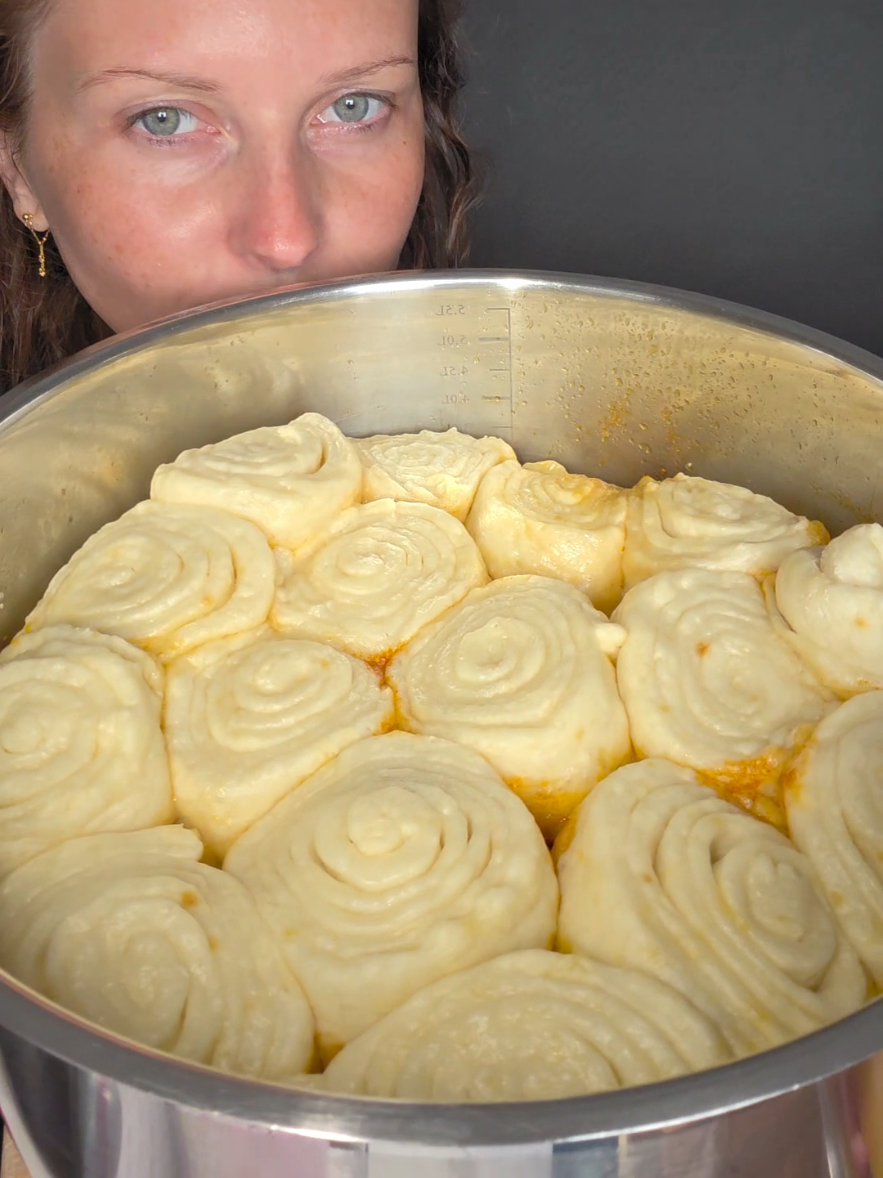While I was in the shower, the strudels were done. #mukbang #homemade #Recipe #strudel #viral 