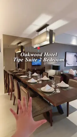 📍Oakwood Hotel Ini aku room tour yang tipe suite 2 bed room, dan kamar tipe ini pernah di inepin sama pak Jokowi loh ✅ #oakwoodhotel #hotelsurabaya #rekomendasihotel #hotelsurabayatimur #surabayatimur