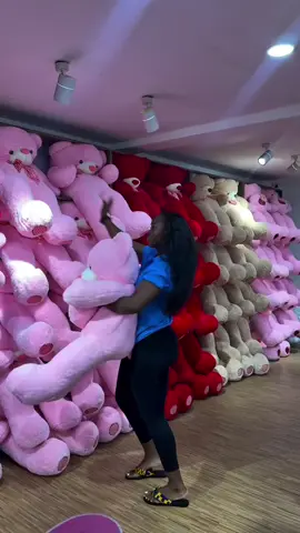 20cm-50gh 40cm-70gh 60cm-100gh 80cm-120gh 100cm-150 120cm-200gh 140cm-250gh 160cm-300 180cm-400gh  teddy bear available in different colors  #teddybear #fluffyteddybear #bear #onlinebusiness #onlineshopping 