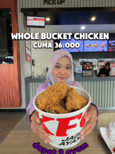 ANAK KOS YANG MERANTAU SAMBIL KERJA WAJIB TAHU HACK INI! 🚨🍗 Makan Whole Bucket KFC isi 9 ayam dari harga normal Rp186.000 cuma bayar Rp36.000 doang?! 😱 Modal Kartu Kredit Honest! Gini cara dapet promonya: * Download & daftar aplikasi Honest * Masukin kode promo: KFCBUCKET pas pengajuan * Setelah disetujui, bakal dapet voucher 150 ribu di Whatsapp  * Pakai vouchernya di KFC terdekat Bayarnya bisa tinggal scan QRIS, plus Honest bebas biaya tahunan selamanya! 🎉 Yuk, buruan daftar sekarang sebelum promonya habis! 🏃‍♀️💨 —— Honest adalah kartu kredit yang fair dan transparan. Honest berizin dan diawasi oleh Otoritas Jasa Keuangan dan Bank Indonesia. Pengajuan Honest Card hanya melalui aplikasi Honest di Google Playstore. #Honest #KFCIndonesia #PromoKFC #DitraktirHonest