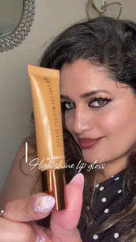 This lip gloss is super hydrating and glossy @DanessaMyricksBeauty #danessamyricksbeauty #browngirlmakeup #lipgloss 