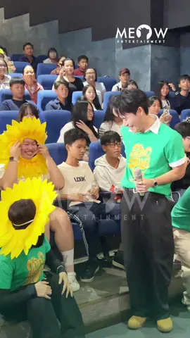 Fan service 10 điểm: Võ Tấn Phát cho khán giả mượn luôn chiếc nón hướng dương tại cinetour Lên Hương. #MeowEntertainment #Tiktokgiaitri #LenHuong #PhimLenHuong 