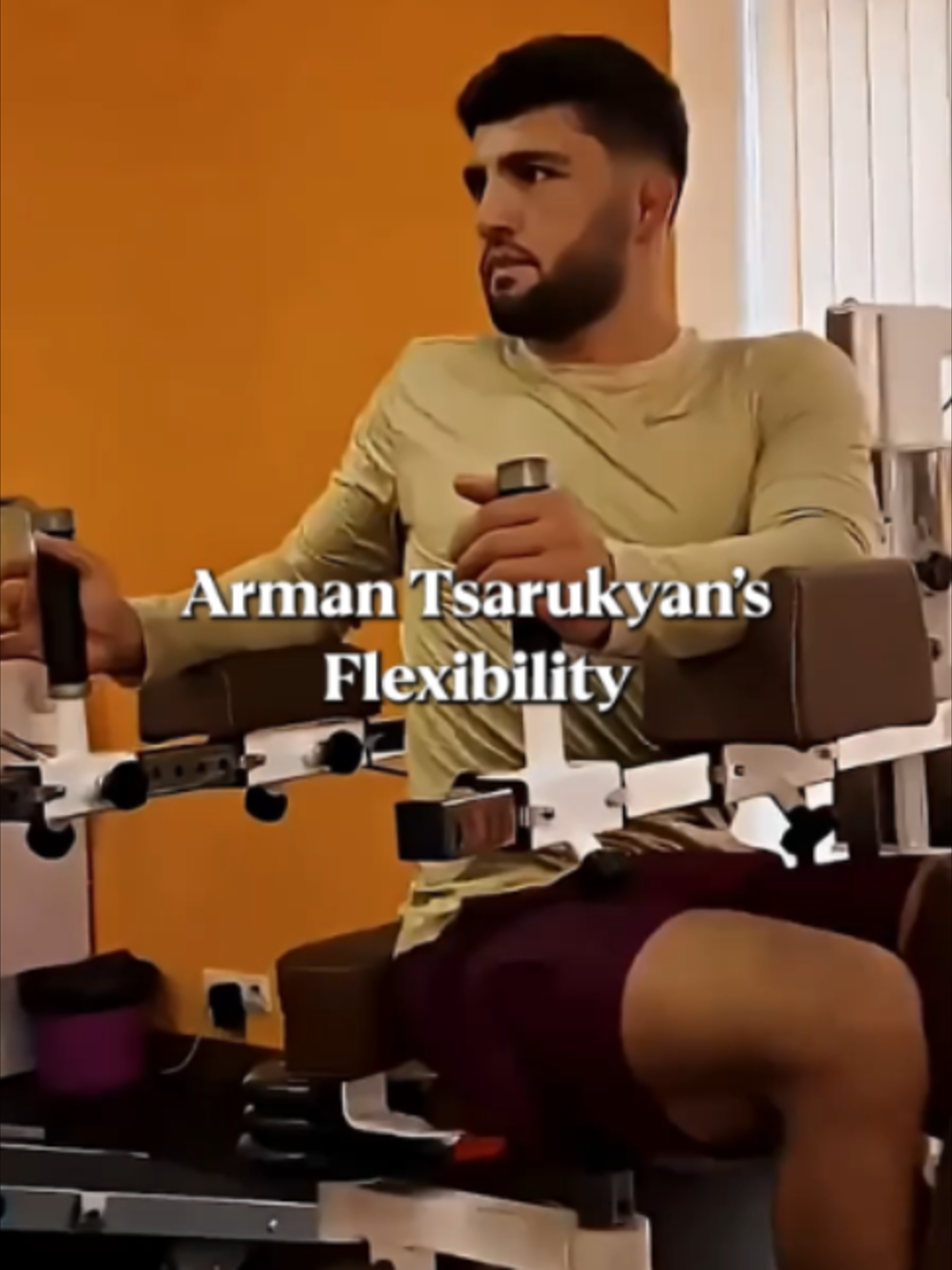 Arman's flexibility is wild 🧘‍♂️ #ufc331 #tsarukyan #arman #losangeles #flexibility