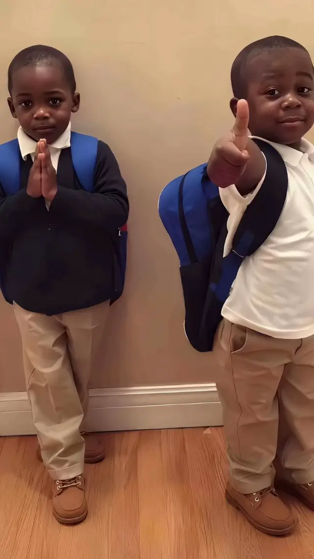 Two little twins @manu #fyp #viral #stiu_ca_nu_o_sa__ajunga_pe_foryou #fypppppppppppppp #zyxbca 