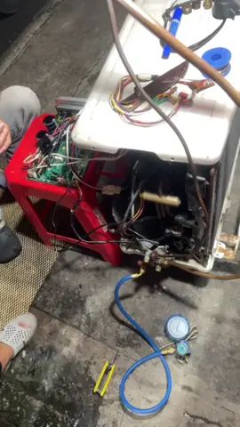 Phương pháp khoá ống hồi sẽ giúp ích rất nhiều trong việc thu hồi gas và phân biệt nghẹt hay thiếu gas ở Máy lạnh #😘🥰😍dntndientudienlanhquynhnhi 