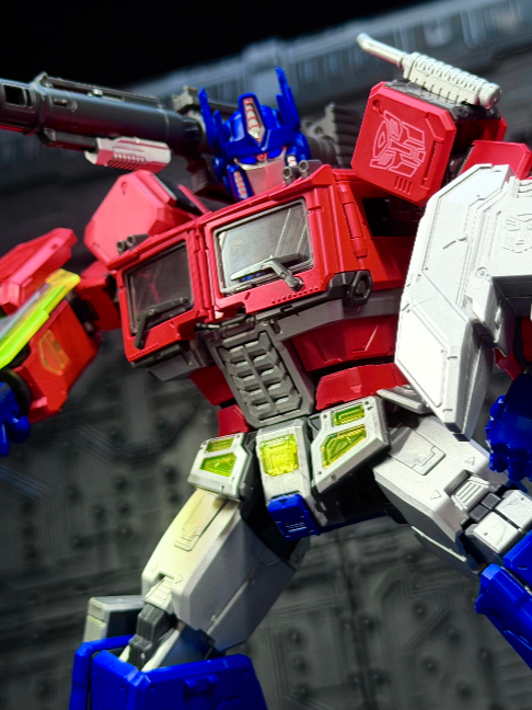 Transformers Blokees Action Edition 07 Optimus Prime Ver. EVO Stop Motion Animation；Get your toys in: www.showzstore.com    #spicyanimation #actionfigures #Toys #Robot #unboxing