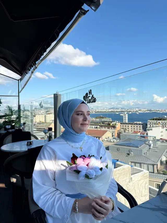 #happybirthday #doğuögünüm #flowers #galata #keşfet 