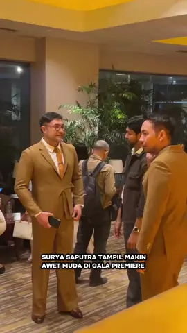 Gala Premiere Bisikan Desa Gringsing baru saja dilangsungkan. Yuk, intip outfit kece para cast dan jajaran produser! Jangan lupa saksikan filmnya, mulai tanggal 24 September 2026! @bisikandesagringsing  #bisikandesagringsing  #filmbisikandesagringsing  #gala #movies #clips 