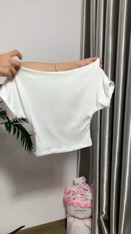 Áo lệch vai cộc tay 
