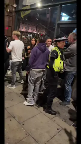 I come across the end of an altercation on Deansgate, Manchester, on Saturday night as two police officers calm things down. One lad then confronts a group filming for YouTube, asking, “What are you recording for?” Words are exchanged and he makes threats before his mate leads him away. A plain-clothed officer is standing nearby, speaking to someone else. I recognise him from previous nights out filming and head over for a quick chat 🎥 Follow me @Antics101__ for LIVE streams around Manchester 🎥 IRL • Nightlife • Events • Street Content ‼️ #Manchester #Deansgate #ManchesterNightlife #ManchesterIRL #Antics101
