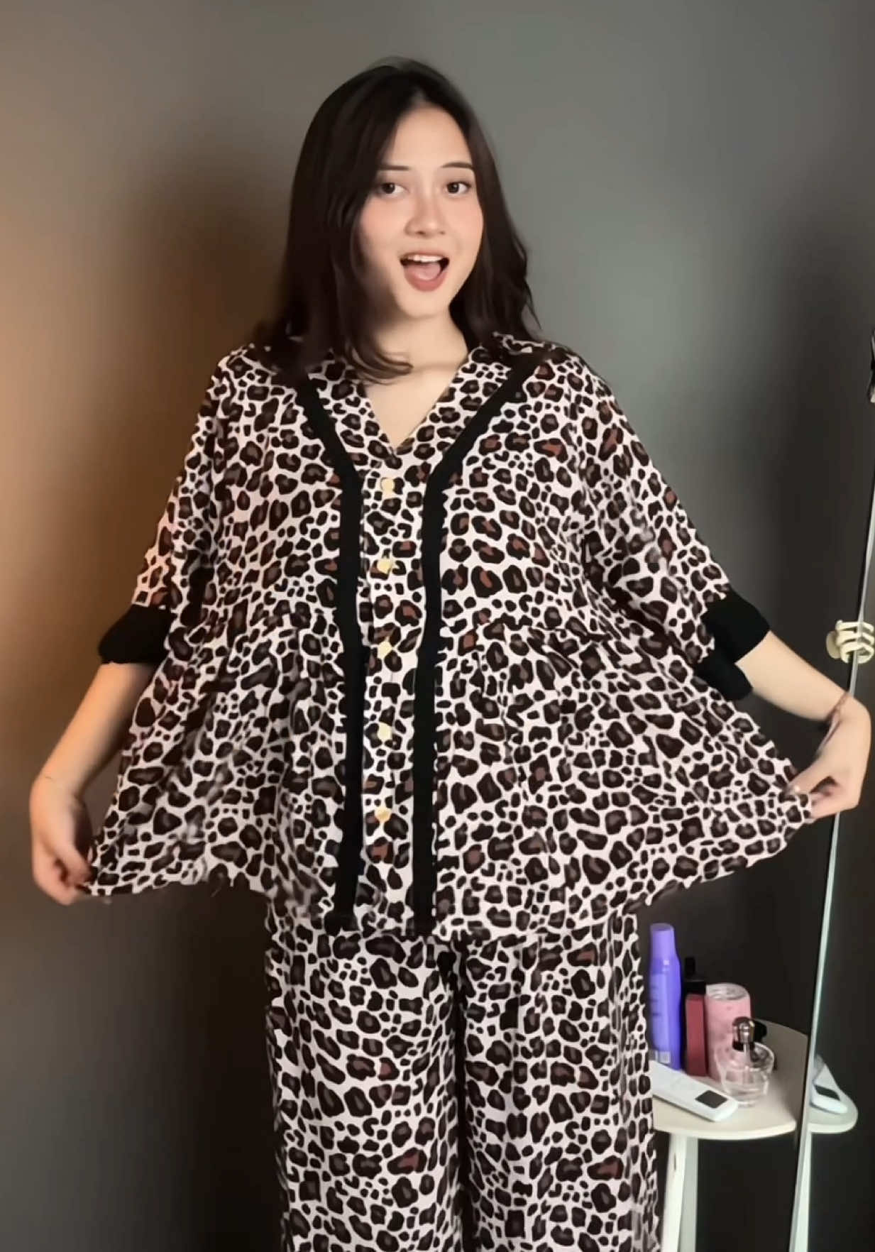 Rekomendasi setelan wanita muat bb jumbo model terbaru atasan full kancing celana panjang #onesetwanita #onesetkekinian #setelanmurah #setelankekinian 