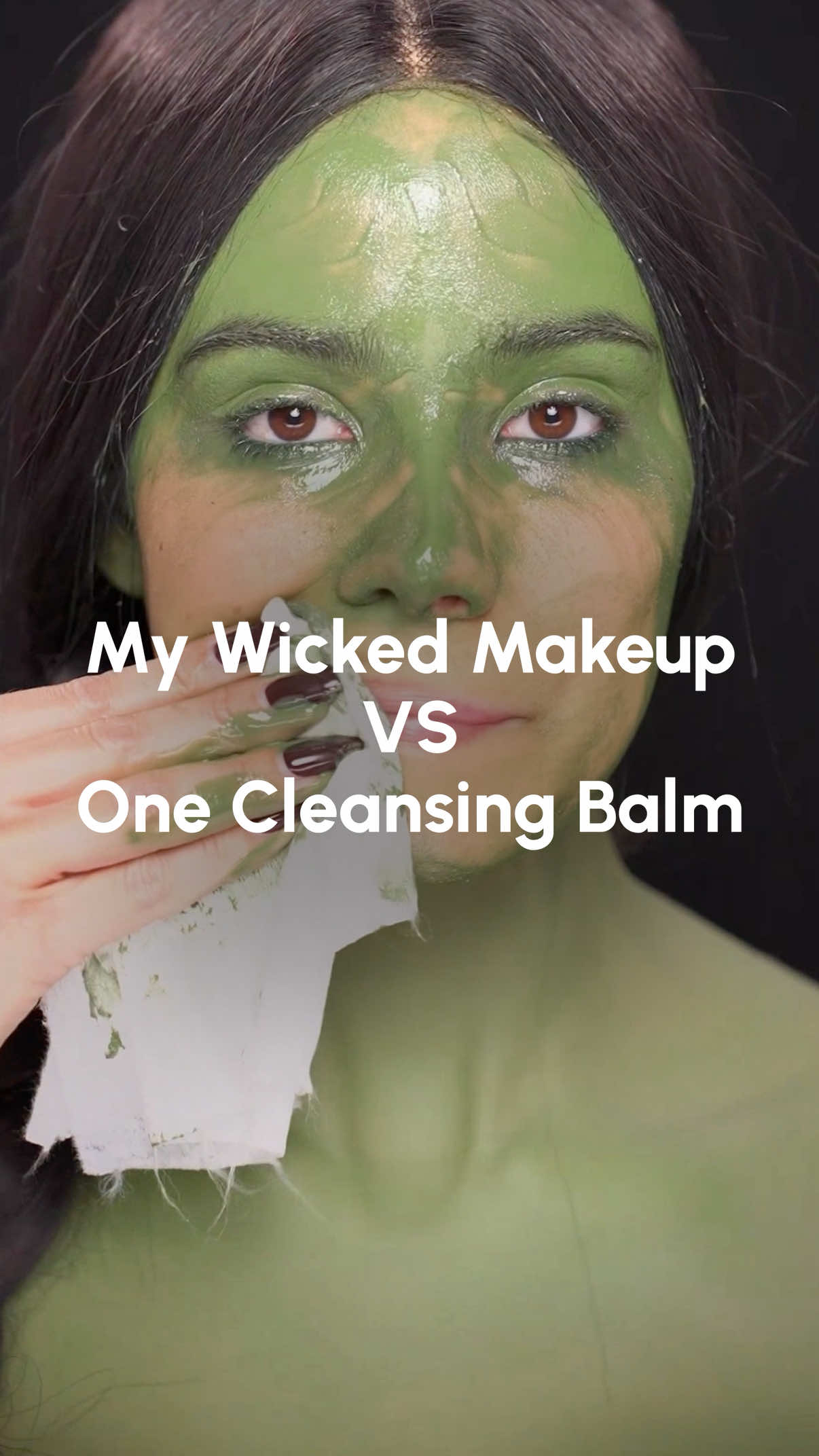 Green face, green neck, green everywhere. One balm took all of it off. 🇬🇧ENGLISH 🍓 @House of Hur Purifying Cleansing Balm One balm, three textures. It starts as a balm, melts into an oil, then turns to milk the second it touches your skin. No double cleanse needed, no residue at all. Save this one for your next heavy makeup day. 🌱 Piyonna Membership is open, link in bio 🚚 Members get delivery within 7 days from October 🎁 Join in September and it stays free for life -  🇫🇷FRANÇAIS Visage vert, cou vert, vert partout. Un seul baume a tout enlevé. 🍓 House of Hur Purifying Cleansing Balm Un seul baume, trois textures. Il fond en huile, puis se transforme en lait au contact de la peau. Pas de double nettoyage nécessaire, sans aucun résidu. Enregistre ce post et garde-le sous la main pour tes prochains jours de maquillage intense ! 🌱 Le programme de fidélité Piyonna est ouvert, lien en bio 🚚 Livraison sous 7 jours pour les membres à partir d'octobre 🎁 Inscris-toi en septembre et c'est gratuit à vie #koreanapproved #kbeauty #Piyonna #cleansingbalm #houseofhur @Piyonna Partner | K-beauty 
