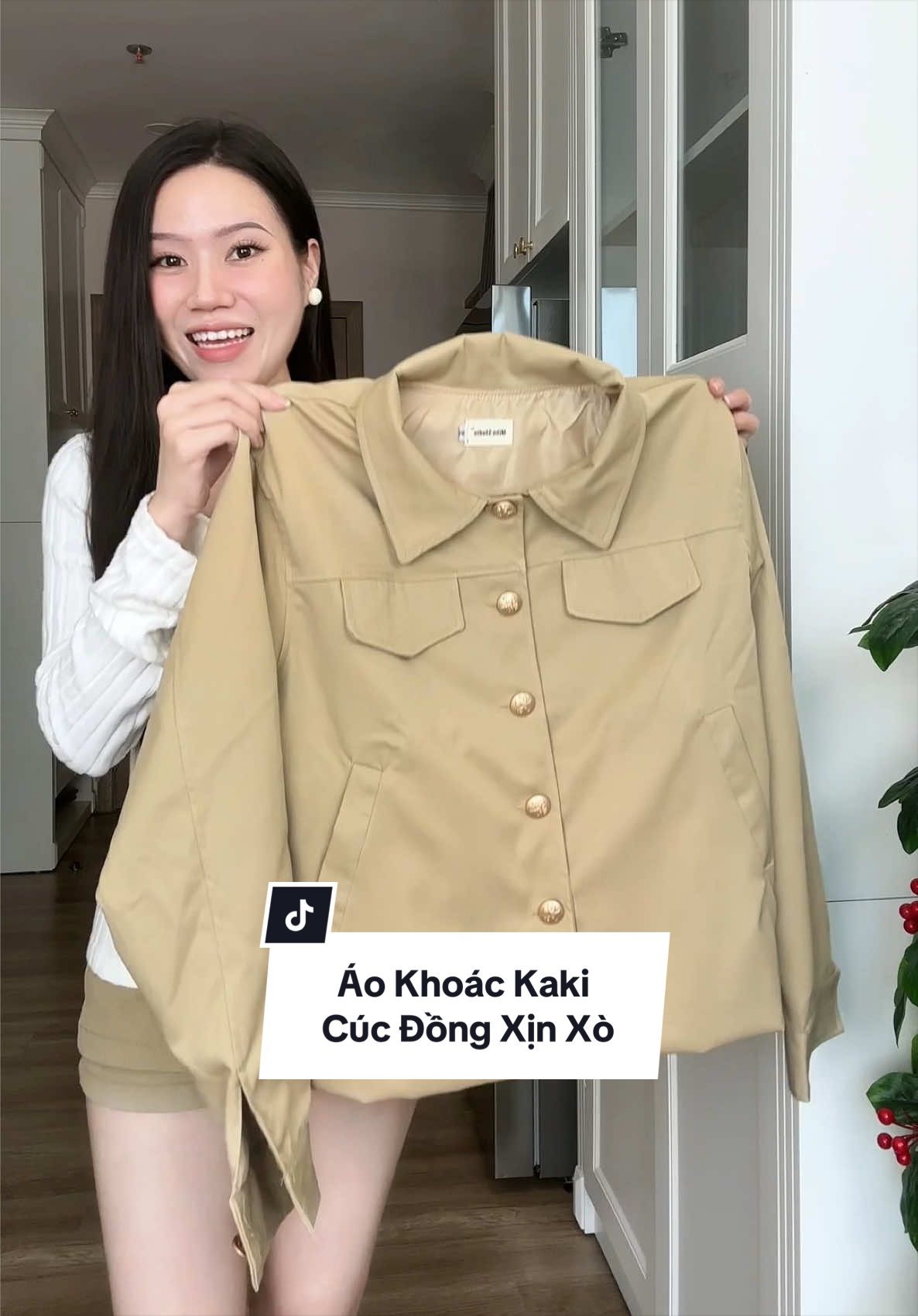 Nhìn xịn xò mà mặc sang lắm ý #xuhuong #review #aokhoackaki #aokhoacnu #aoxinh 