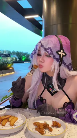 Makan atau….. 😠😠😠 #pov #cosplay #blackswan #funny #girlfriend  